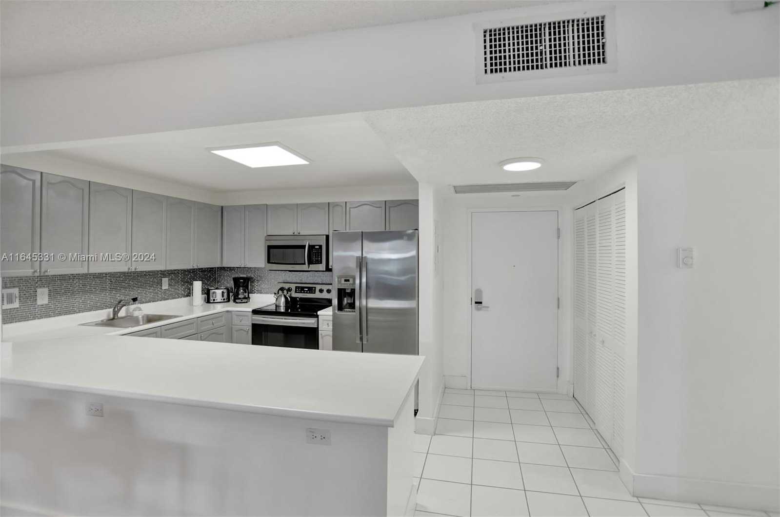 Small Image of 2301 COLLINS AVE #333, Miami Beach Number 11