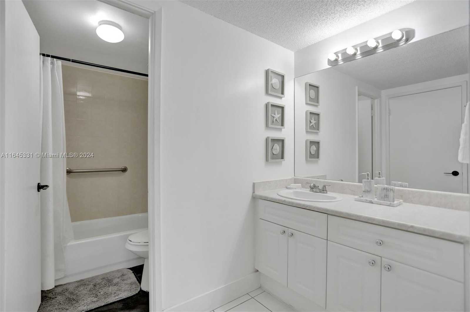 Small Image of 2301 COLLINS AVE #333, Miami Beach Number 12