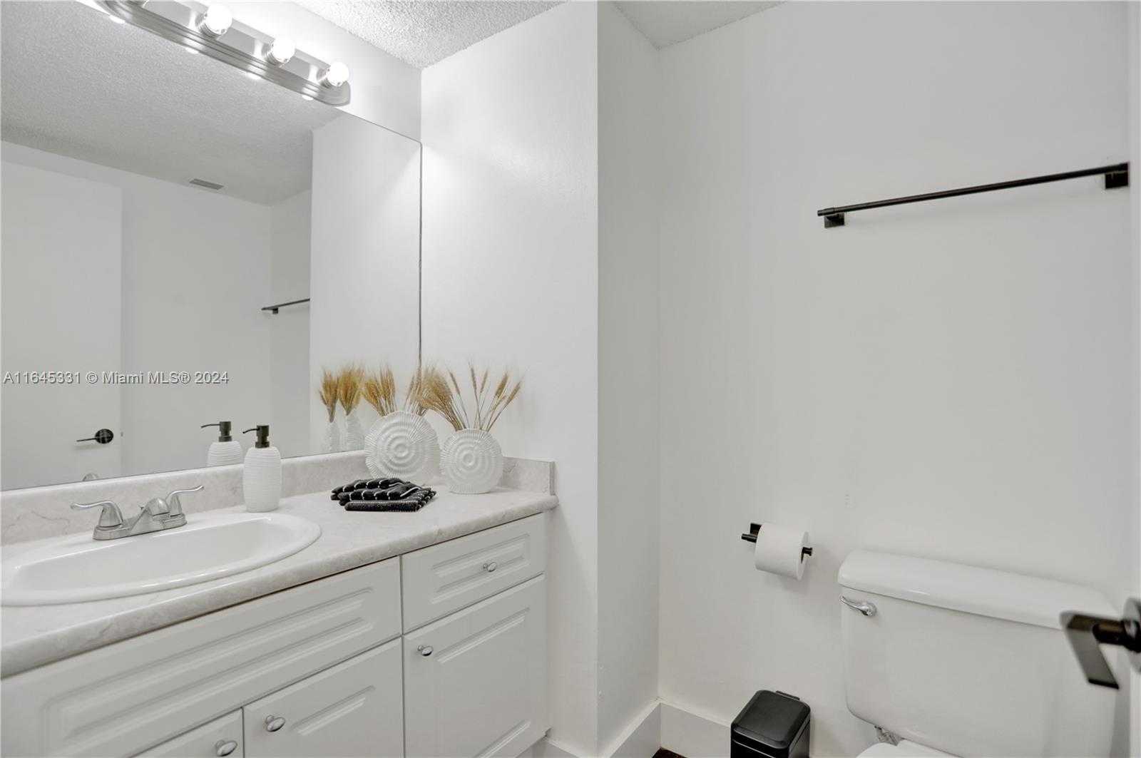 Small Image of 2301 COLLINS AVE #333, Miami Beach Number 16