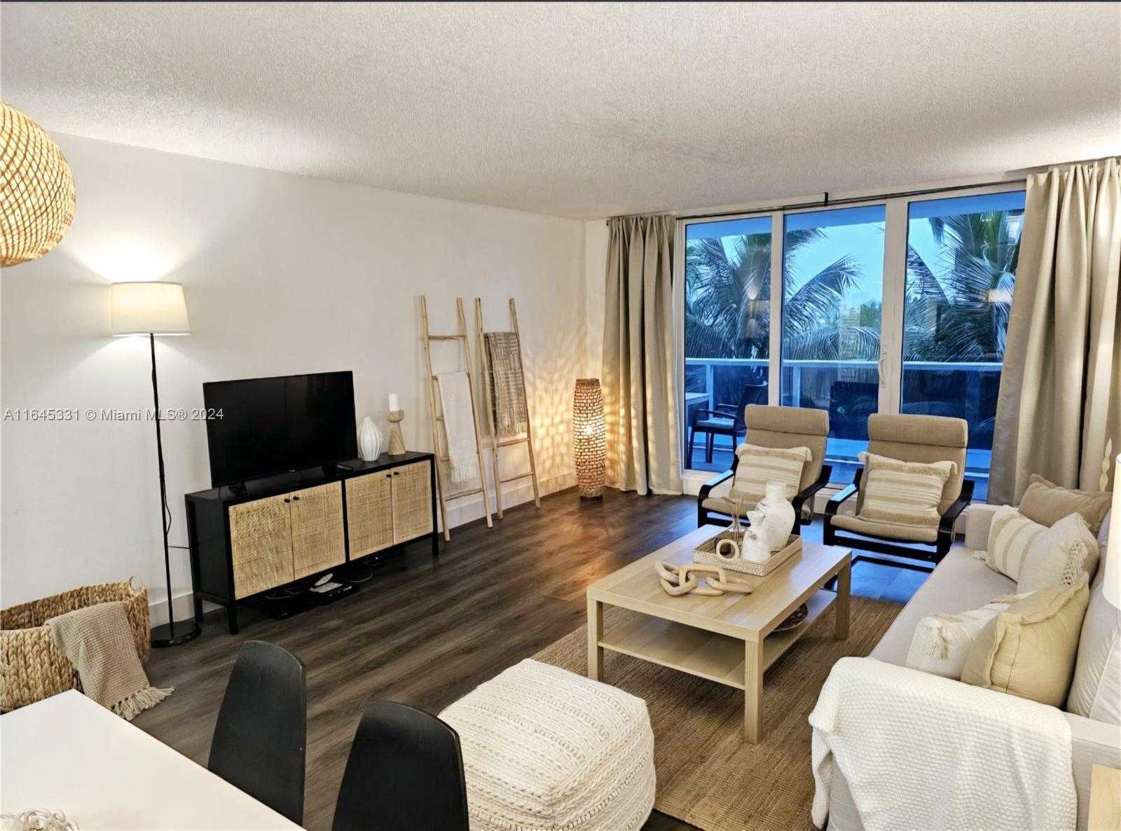 Small Image of 2301 COLLINS AVE #333, Miami Beach Number 2