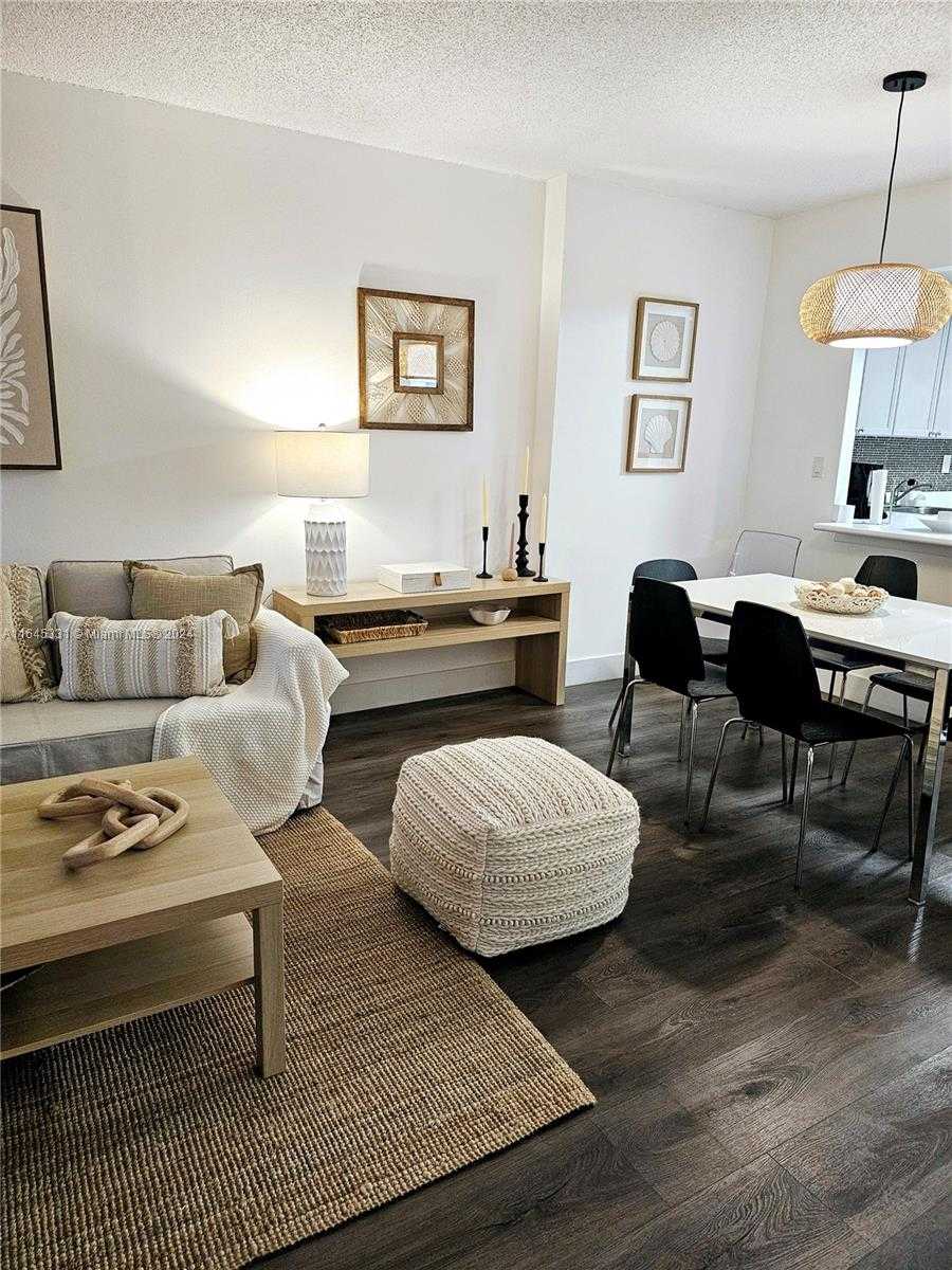 Small Image of 2301 COLLINS AVE #333, Miami Beach Number 6