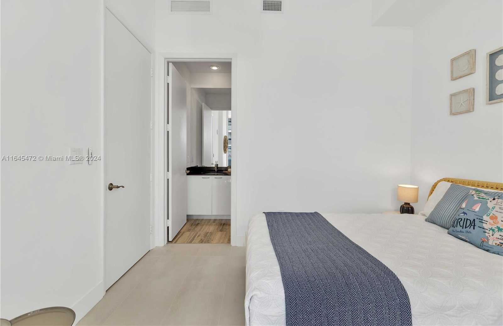 Small Image of 15811 #3802, Sunny Isles Beach Number 14