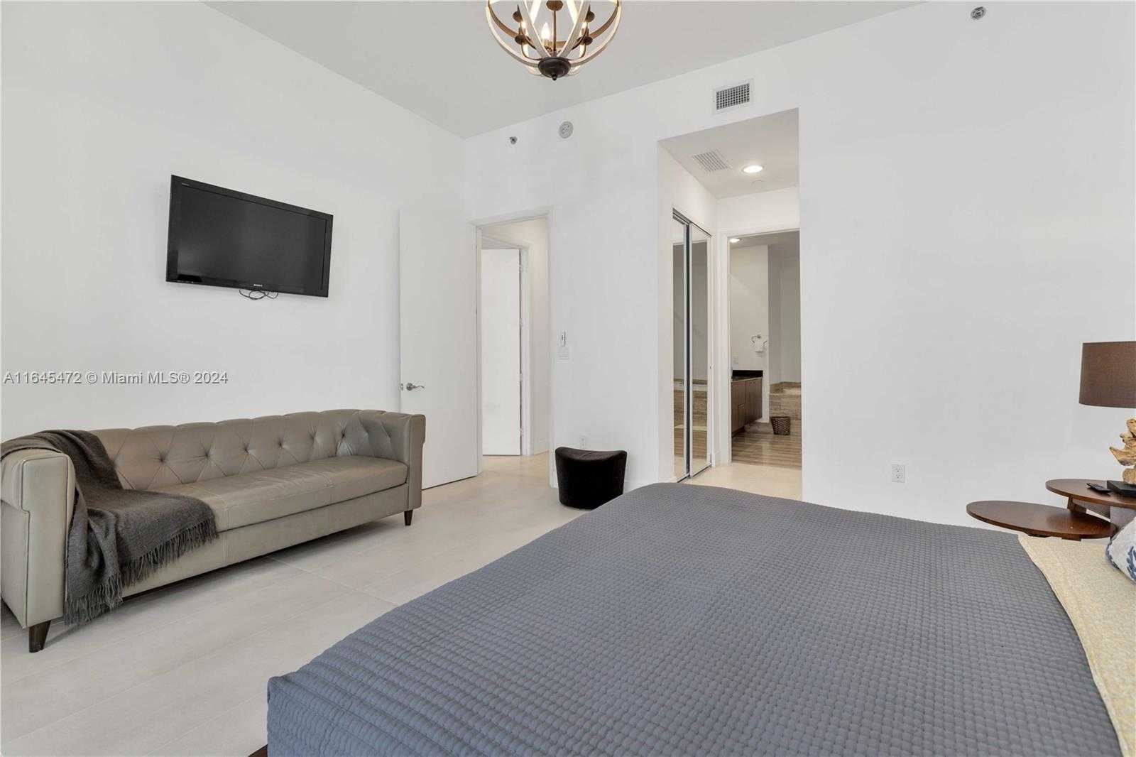 Small Image of 15811 #3802, Sunny Isles Beach Number 24