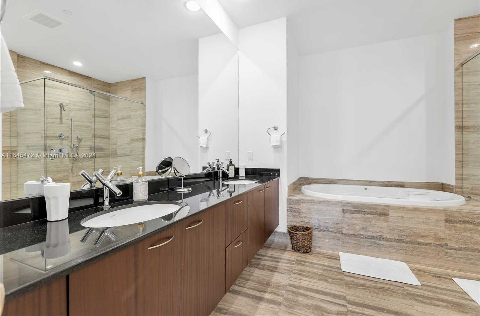 Small Image of 15811 #3802, Sunny Isles Beach Number 25
