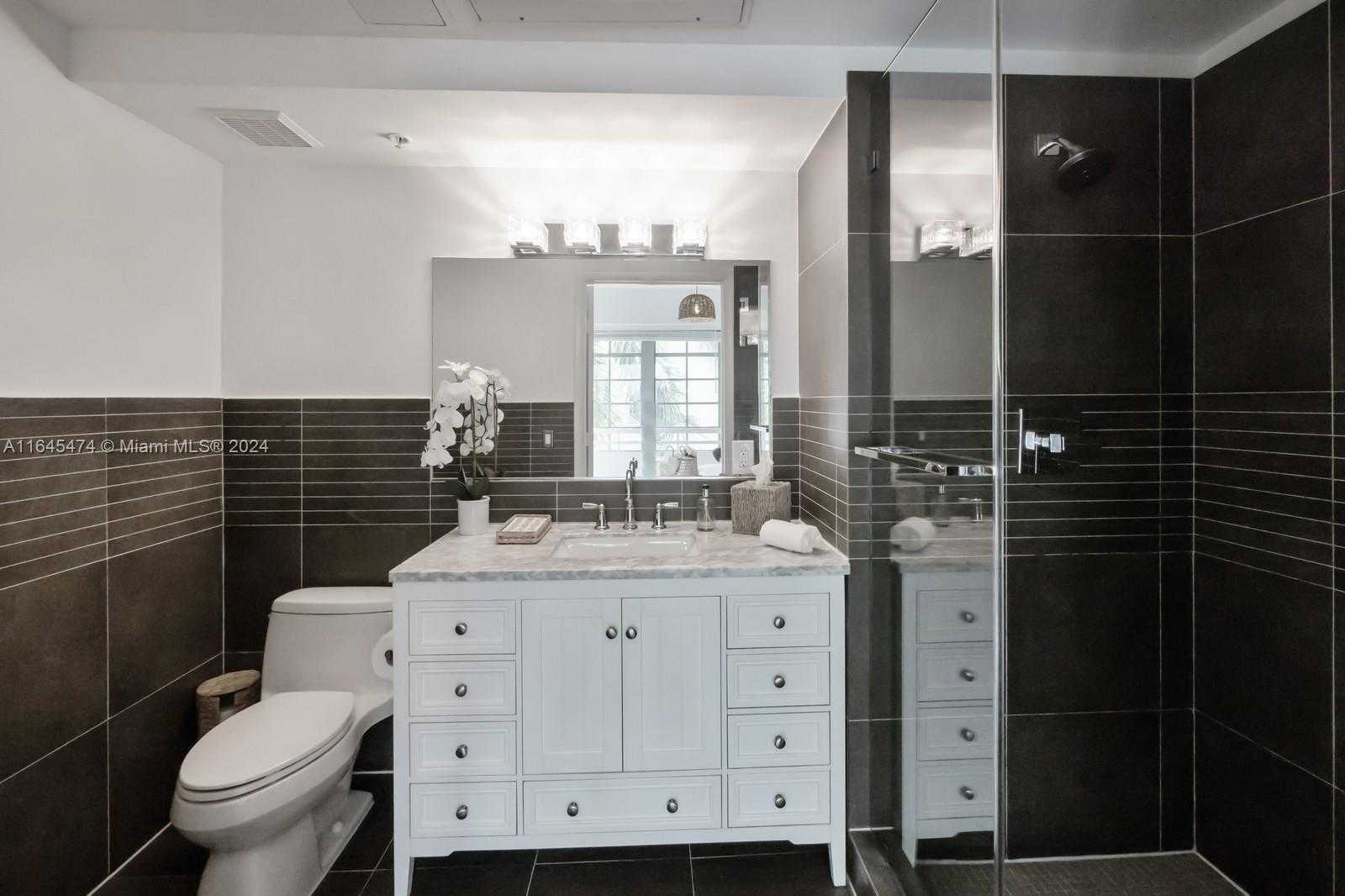 Small Image of 435 21 ST #310, Miami Beach Number 13