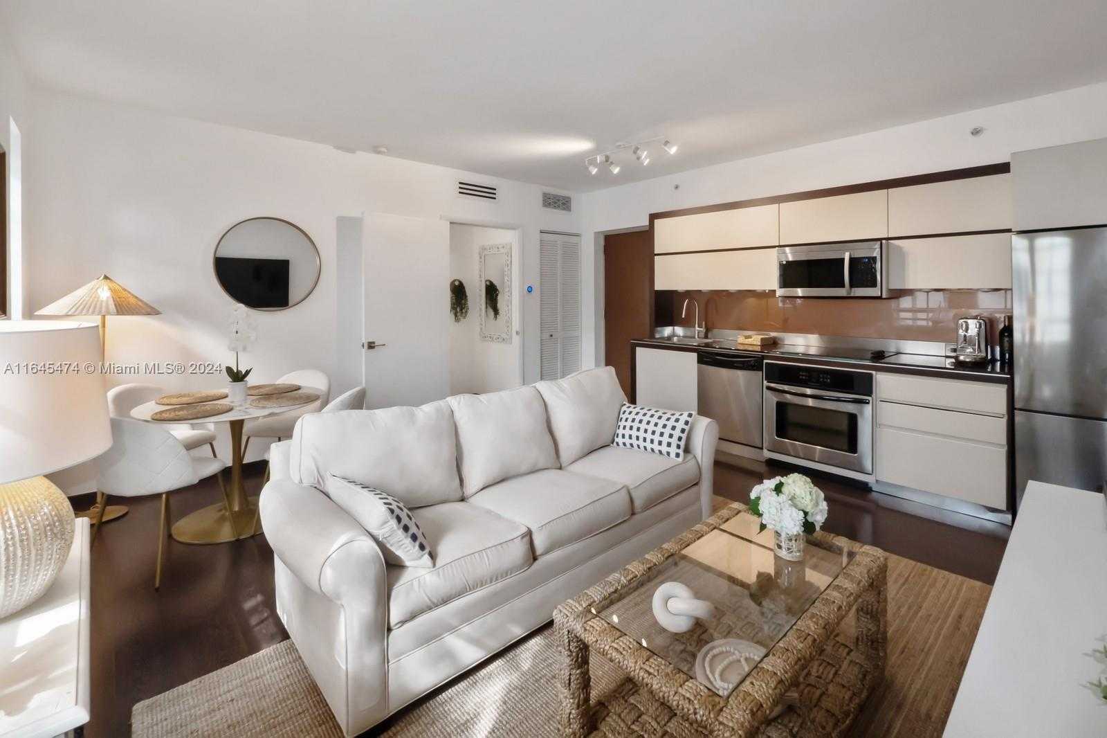 Small Image of 435 21 ST #310, Miami Beach Number 3