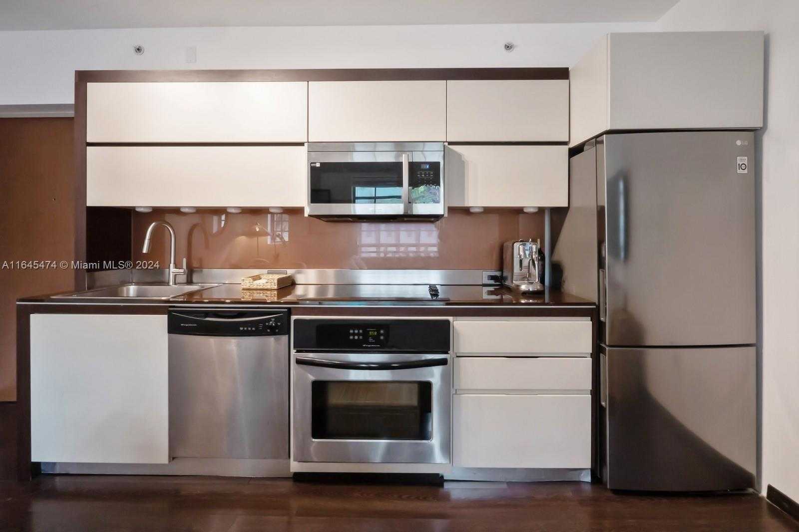 Small Image of 435 21 ST #310, Miami Beach Number 5