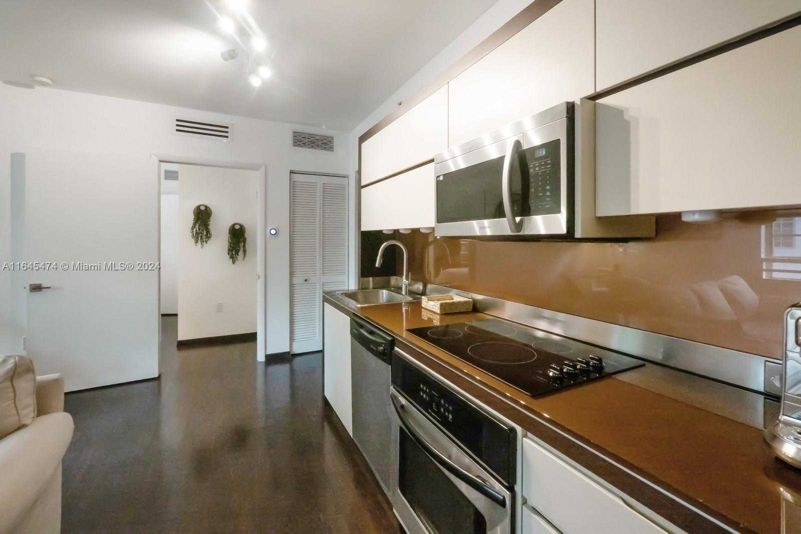 Small Image of 435 21 ST #310, Miami Beach Number 6