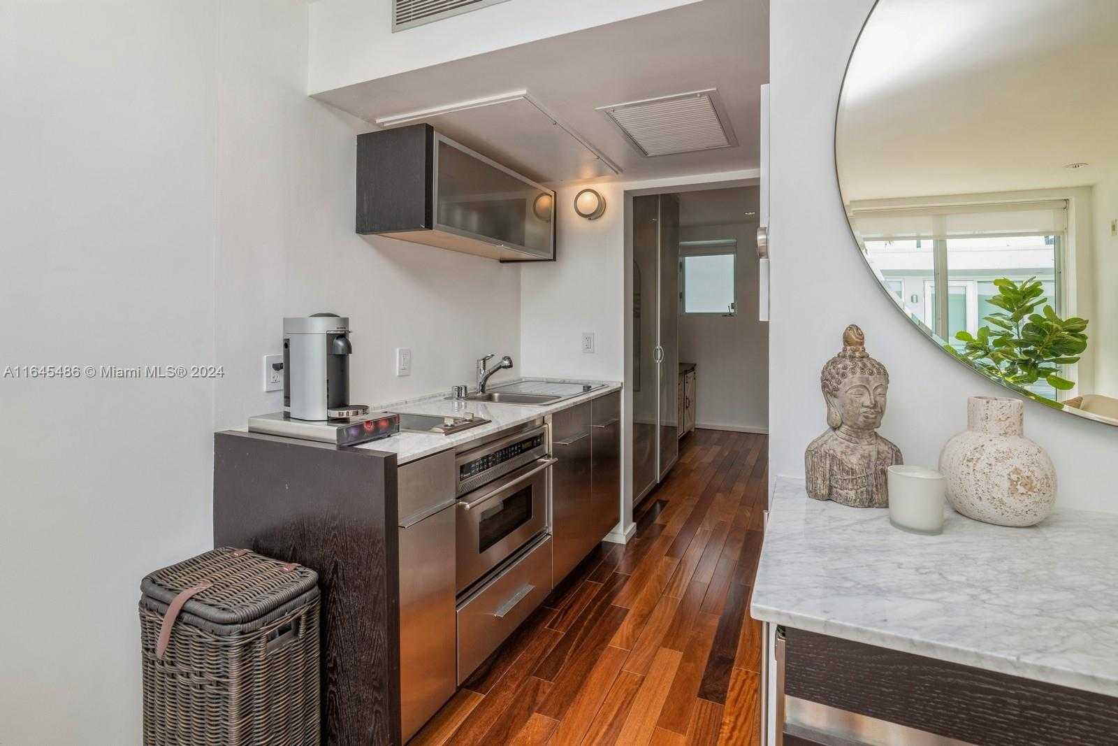 Small Image of 1601 WEST AVE #208, Miami Beach Number 10