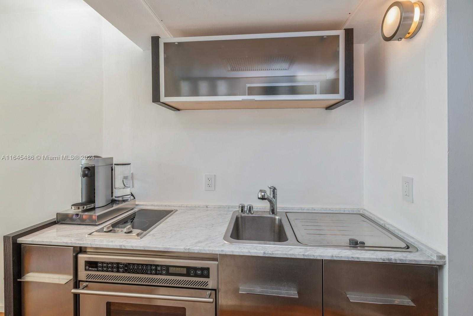 Small Image of 1601 WEST AVE #208, Miami Beach Number 12