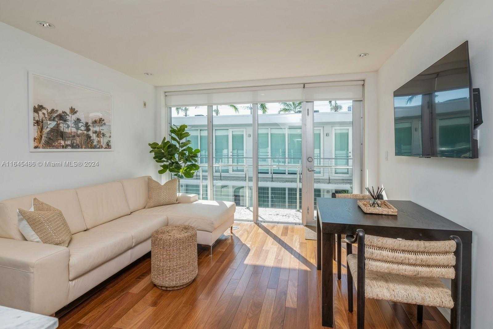 Small Image of 1601 WEST AVE #208, Miami Beach Number 7