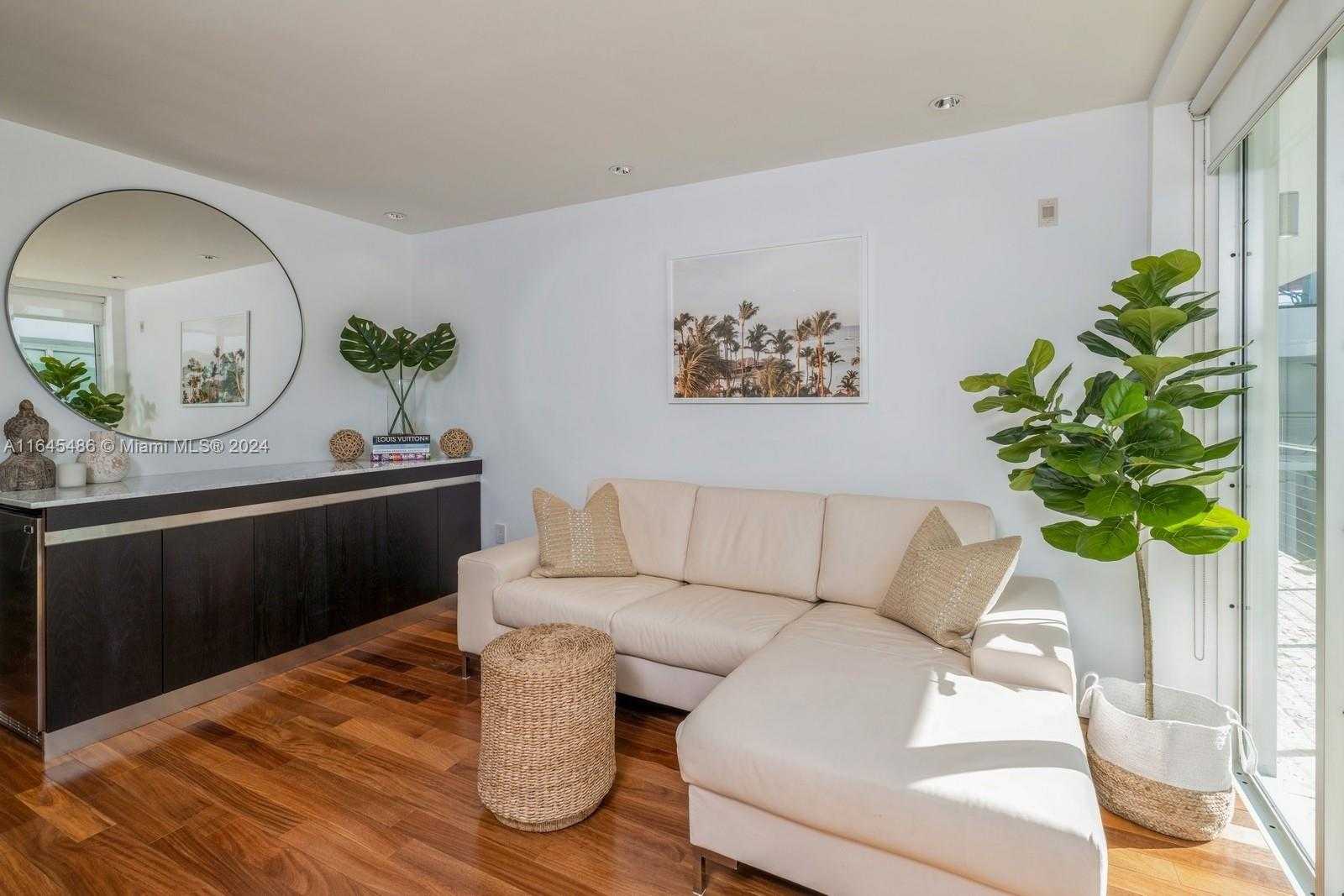 Small Image of 1601 WEST AVE #208, Miami Beach Number 8