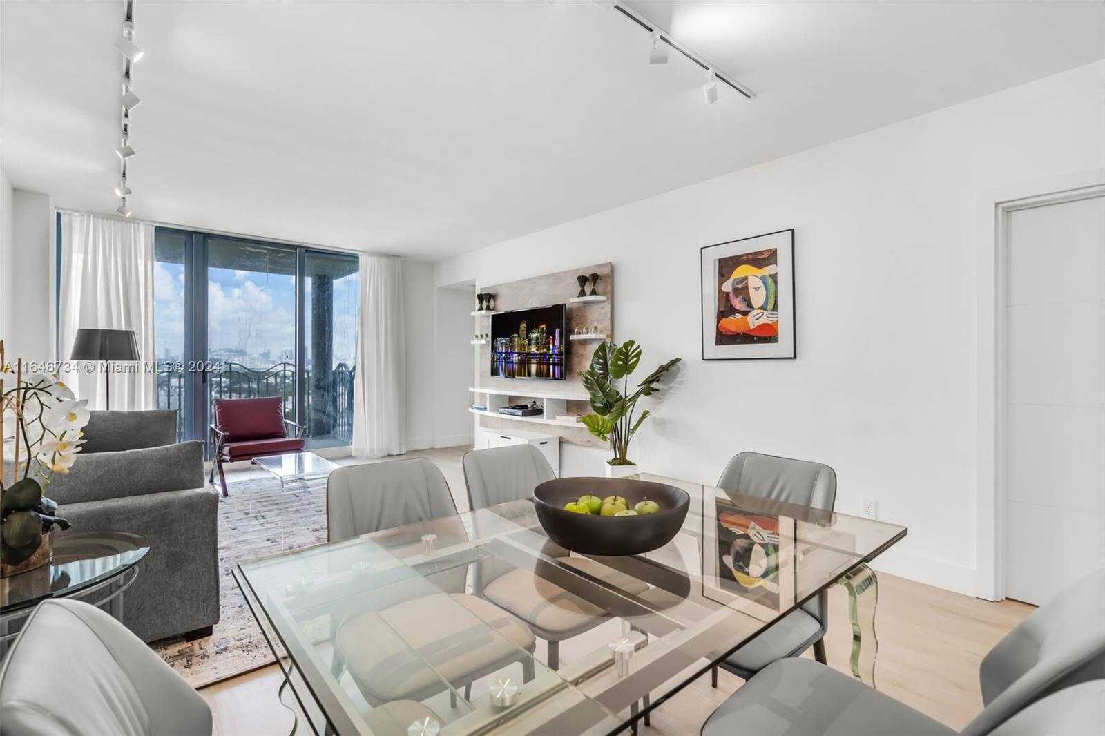 Small Image of 1500 OCEAN DR #1109, Miami Beach Number 7