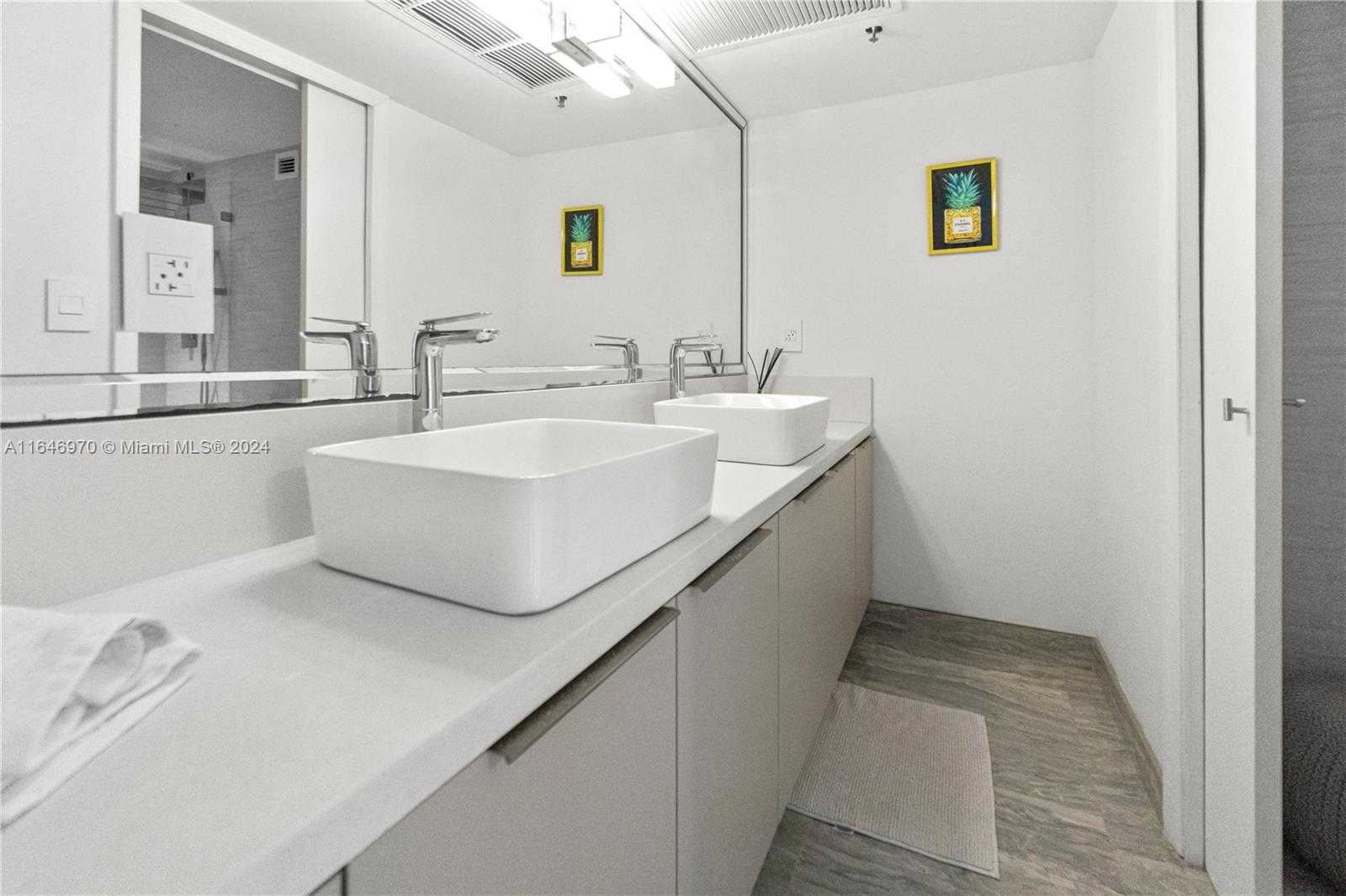 Small Image of 100 LINCOLN RD #548, Miami Beach Number 18