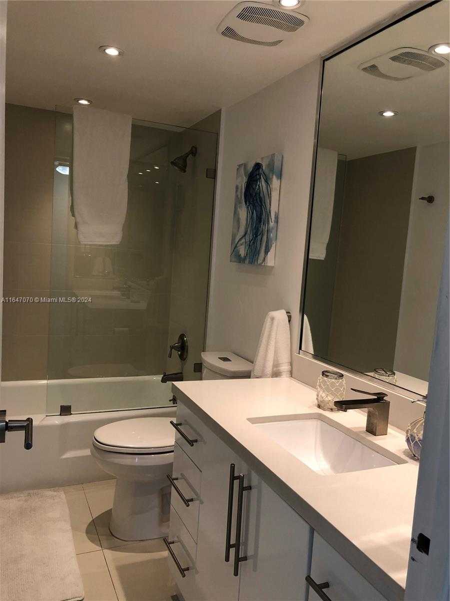 Small Image of 5151 COLLINS AVE #923, Miami Beach Number 11