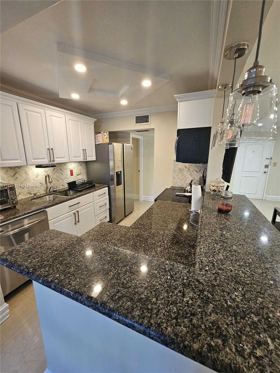 Small Image of 210 172ND ST #327, Sunny Isles Beach Number 5
