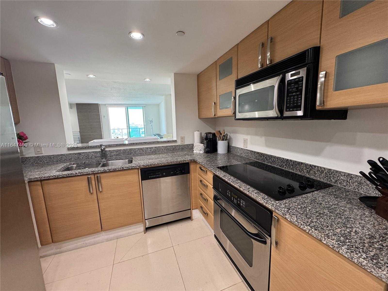 Small Image of 2101 BRICKELL AVE #1512, Miami Number 10