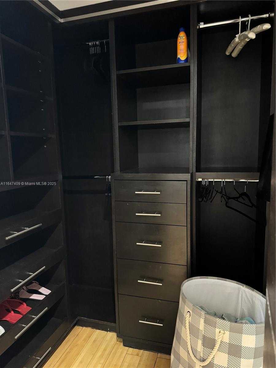 Small Image of 2101 BRICKELL AVE #1512, Miami Number 20