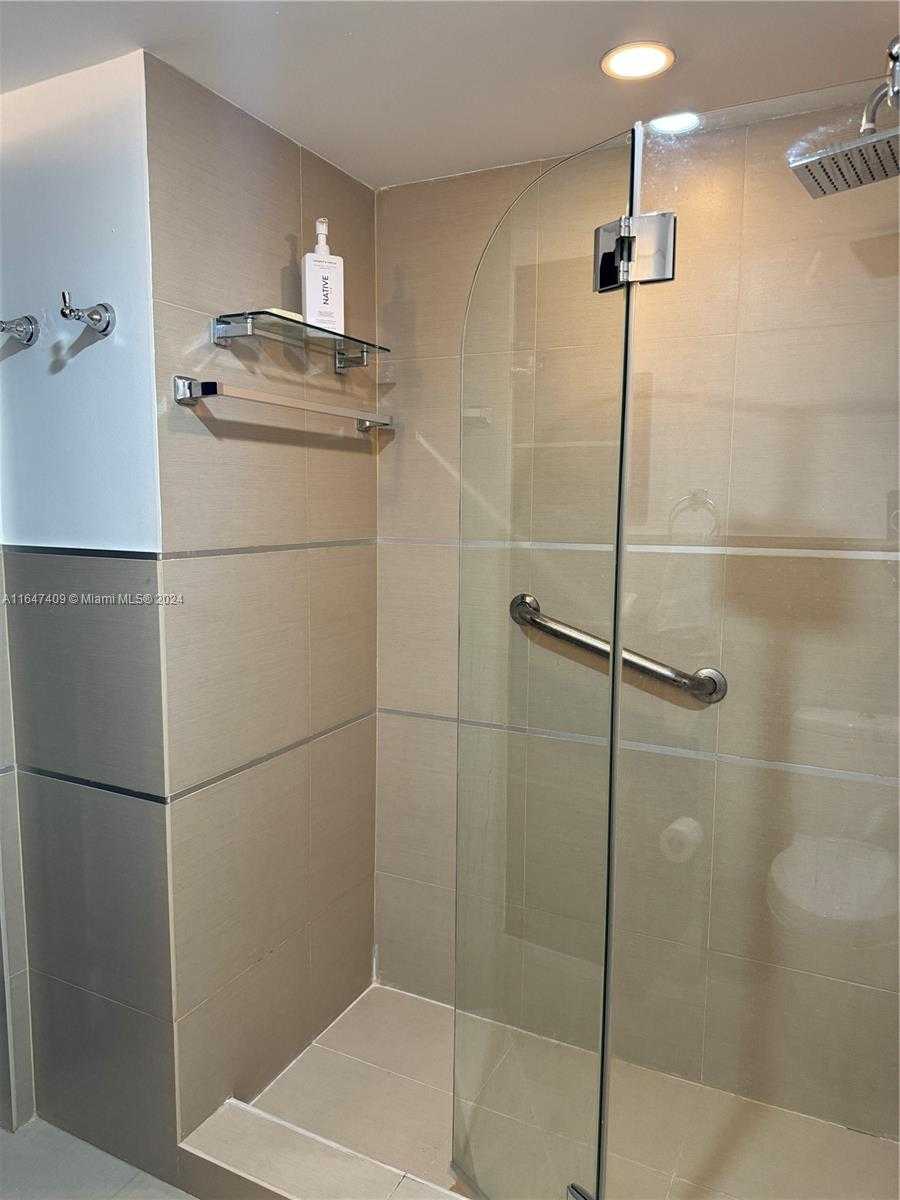 Small Image of 2101 BRICKELL AVE #1512, Miami Number 22