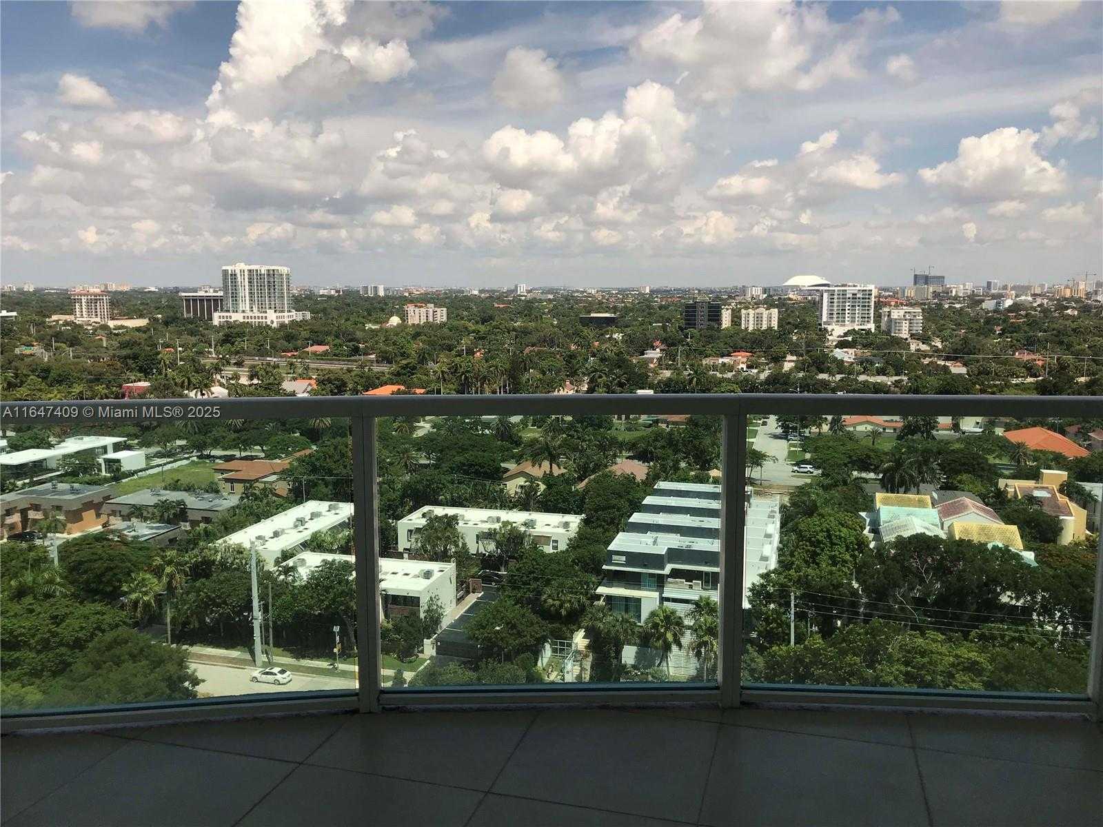 Small Image of 2101 BRICKELL AVE #1512, Miami Number 4