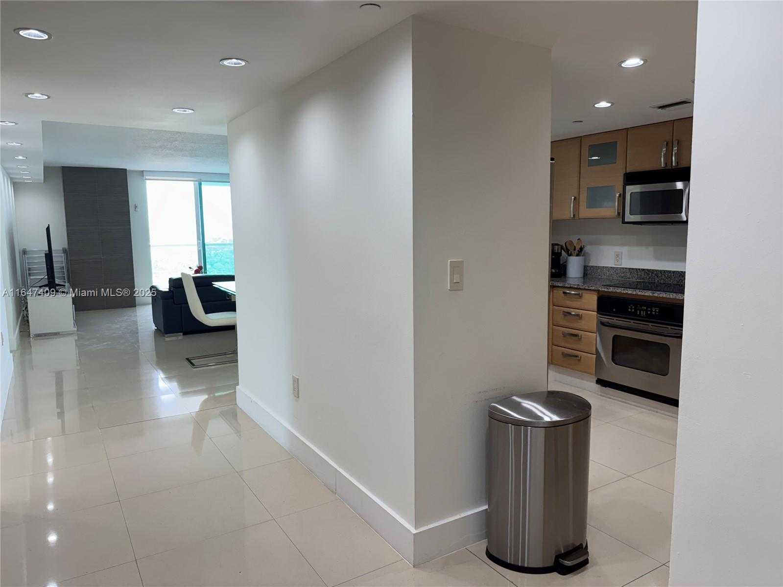 Small Image of 2101 BRICKELL AVE #1512, Miami Number 7