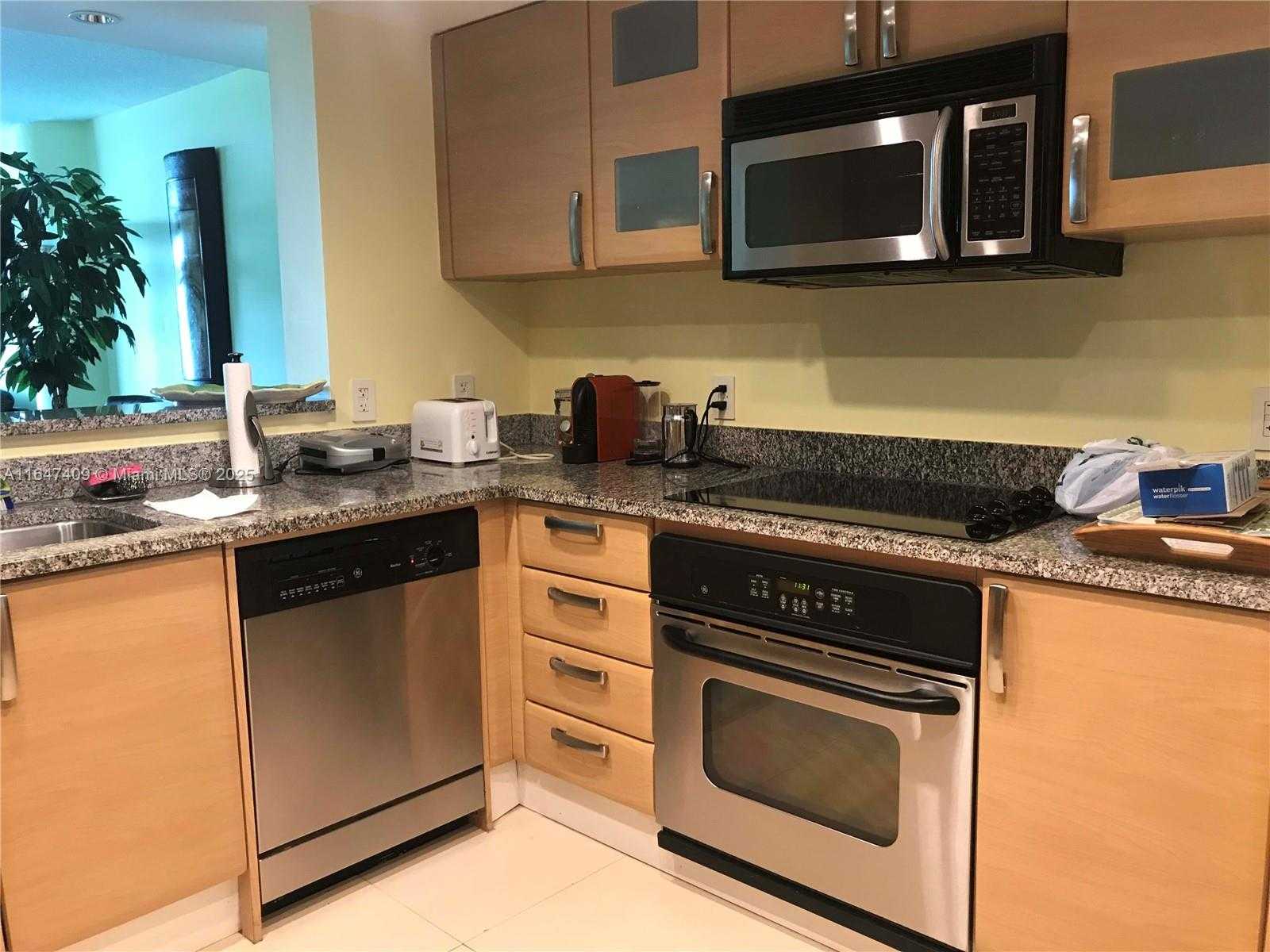Small Image of 2101 BRICKELL AVE #1512, Miami Number 8