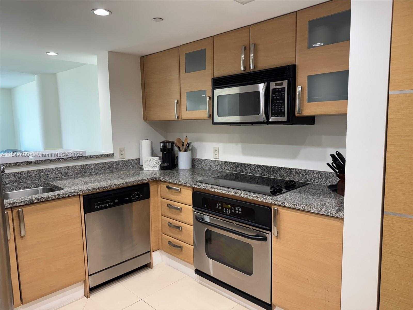 Small Image of 2101 BRICKELL AVE #1512, Miami Number 9