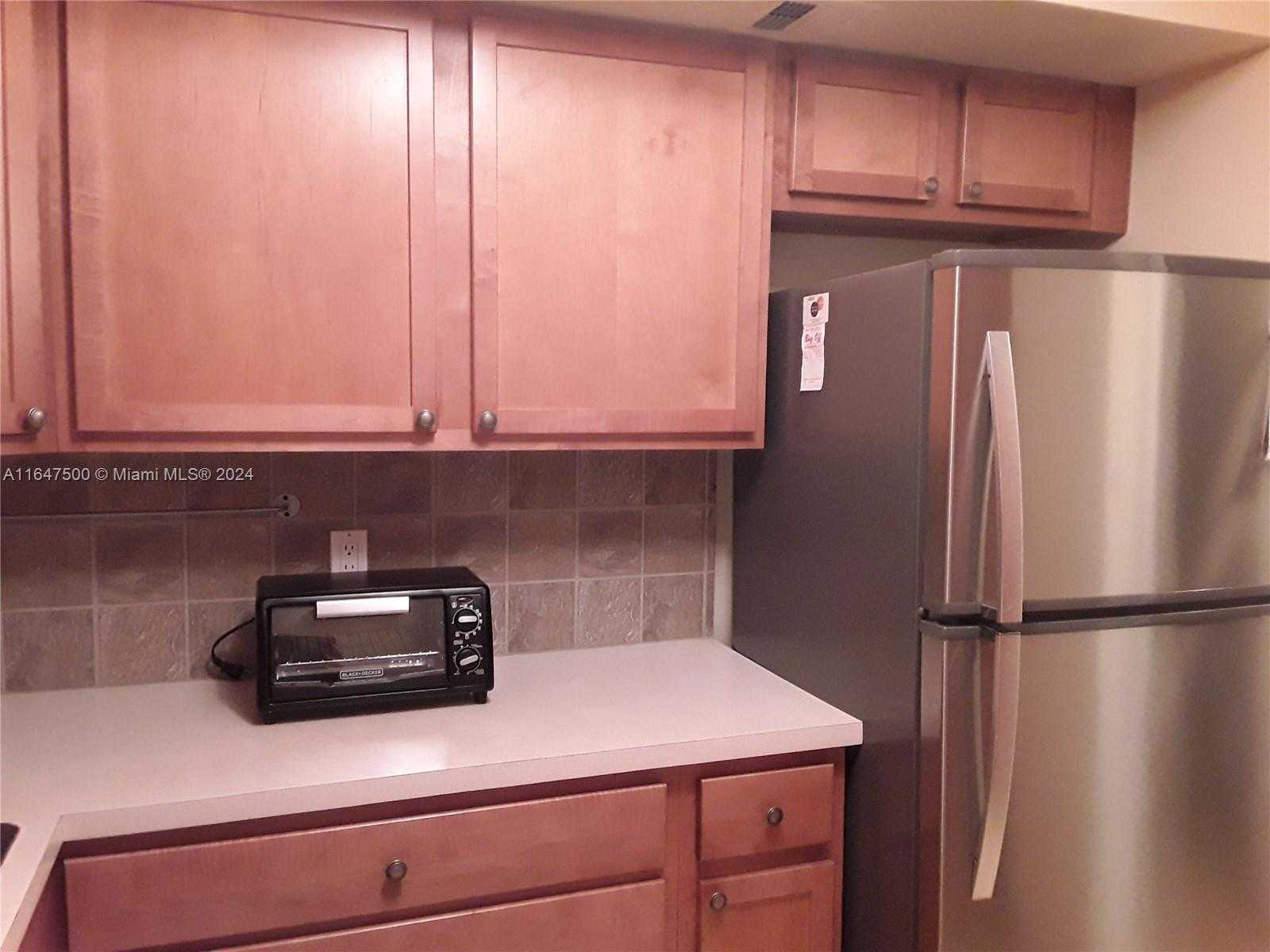 Small Image of 2017 SOUTH OCEAN DR #704, Hallandale Beach Number 5