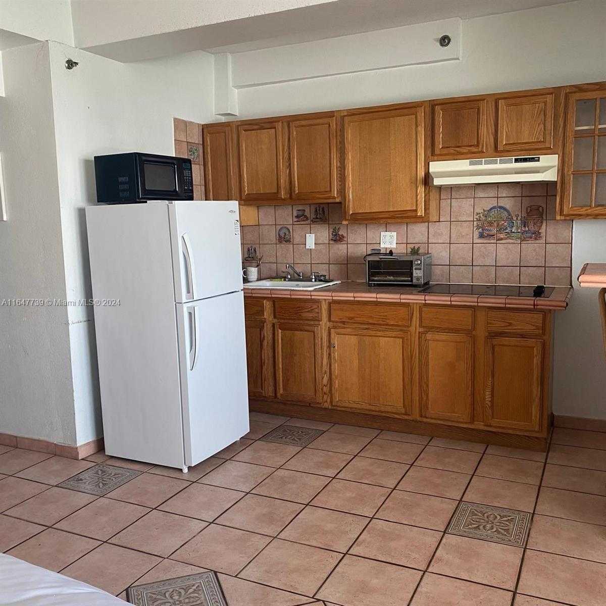 Small Image of 6345 COLLINS AVE #614, Miami Beach Number 5