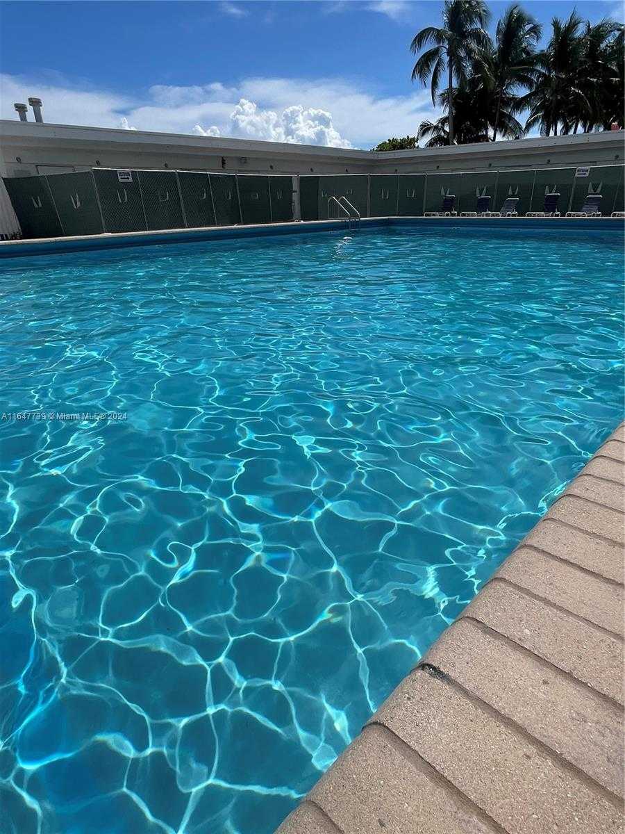 Small Image of 6345 COLLINS AVE #614, Miami Beach Number 9