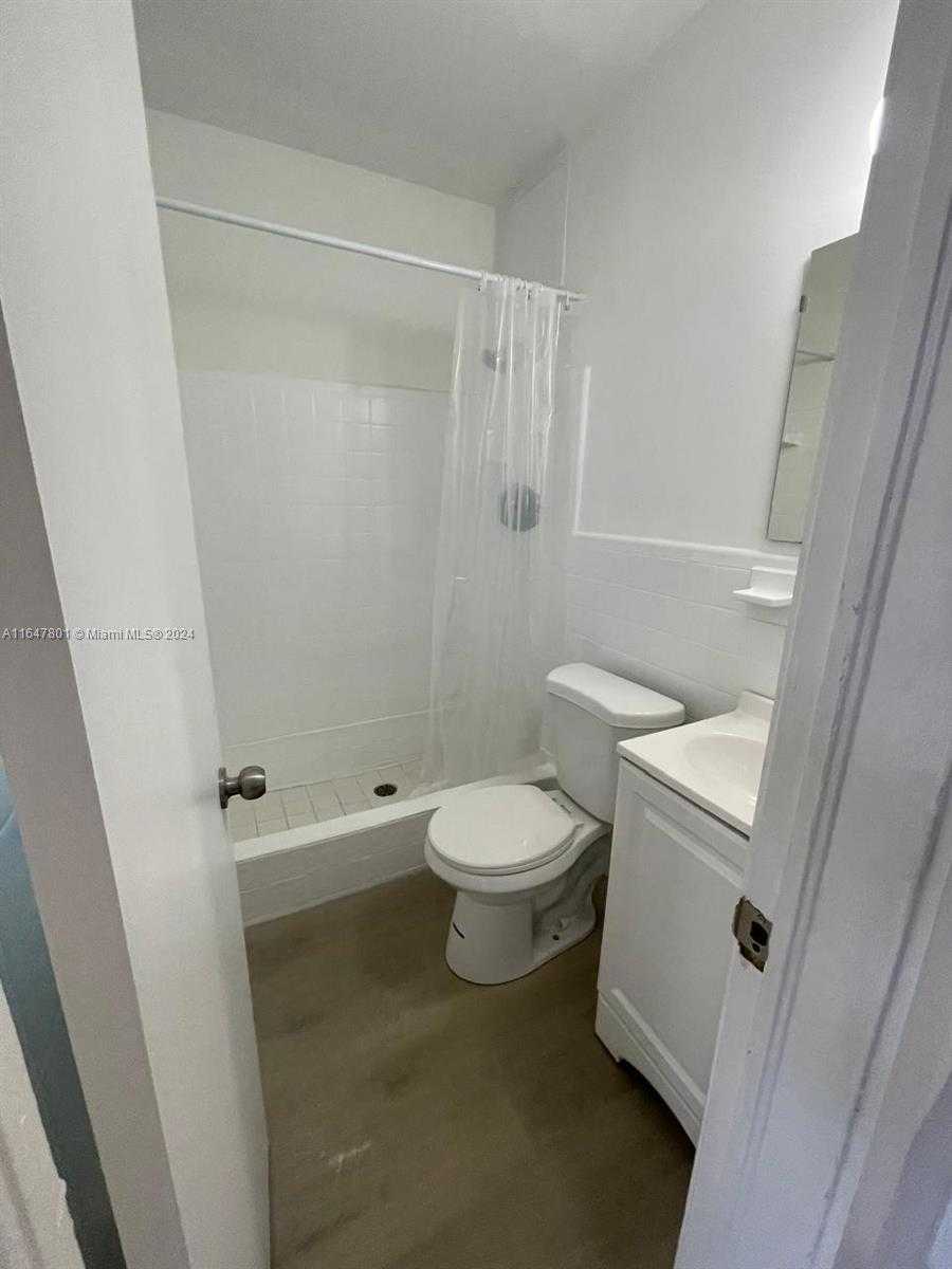 Small Image of 800 NORTH FEDERAL HWY #5, Hollywood Number 17