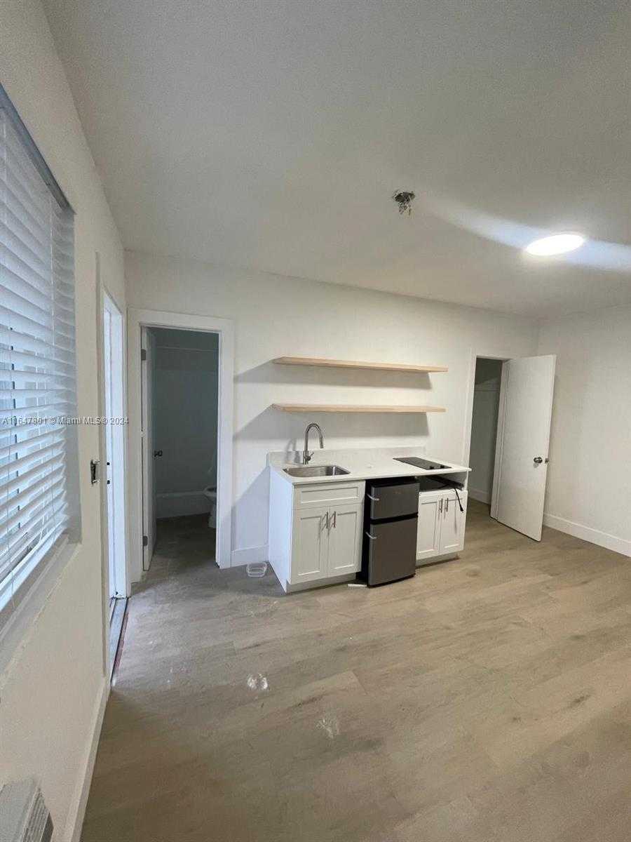 Small Image of 800 NORTH FEDERAL HWY #5, Hollywood Number 19