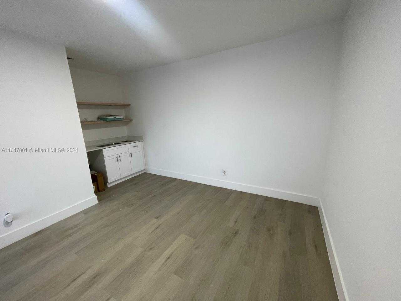 Small Image of 800 NORTH FEDERAL HWY #5, Hollywood Number 24