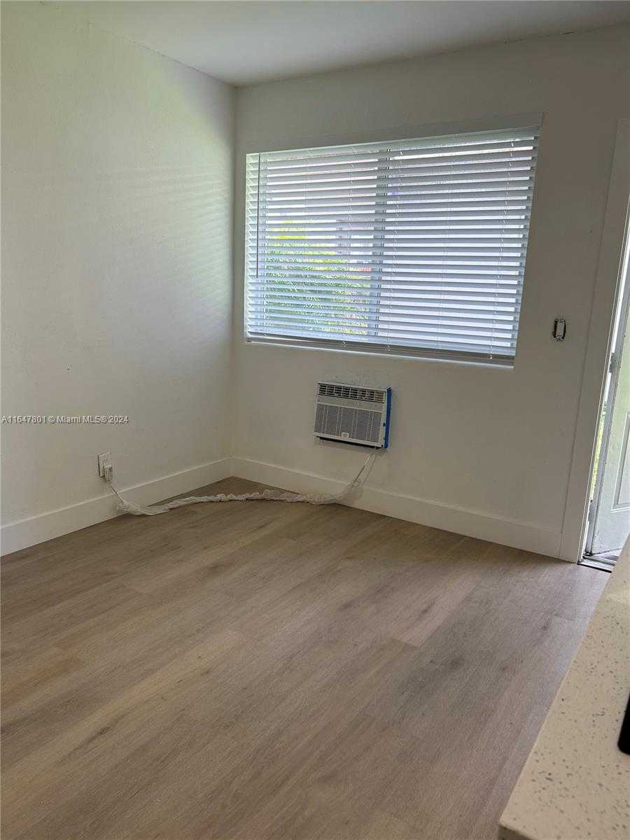 Small Image of 800 NORTH FEDERAL HWY #5, Hollywood Number 7