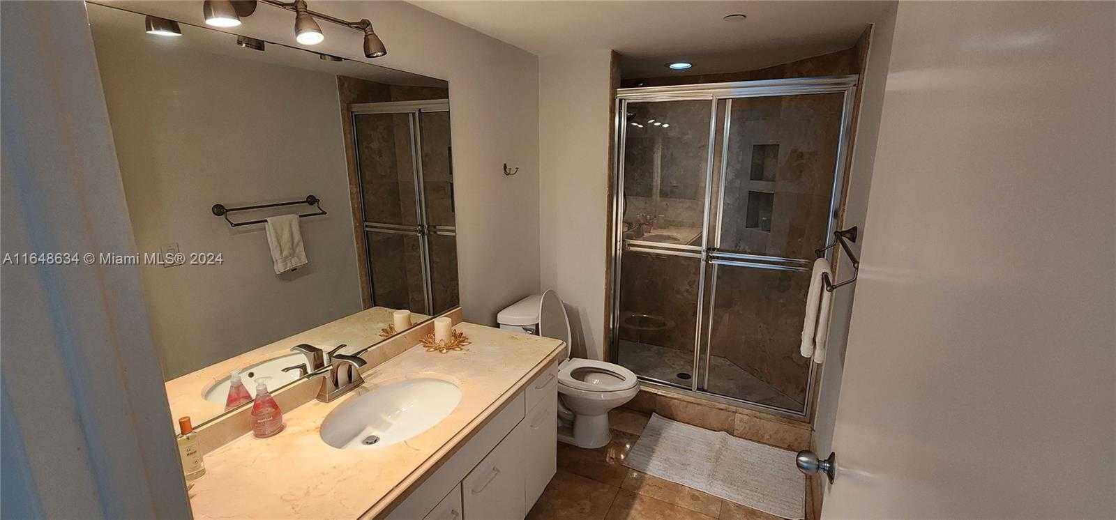 Small Image of 21205 YACHT CLUB DR #2005, Aventura Number 11