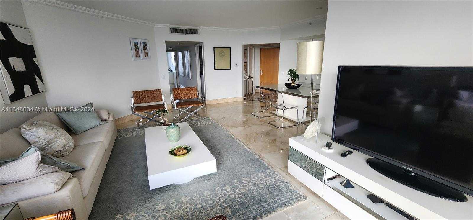 Small Image of 21205 YACHT CLUB DR #2005, Aventura Number 3