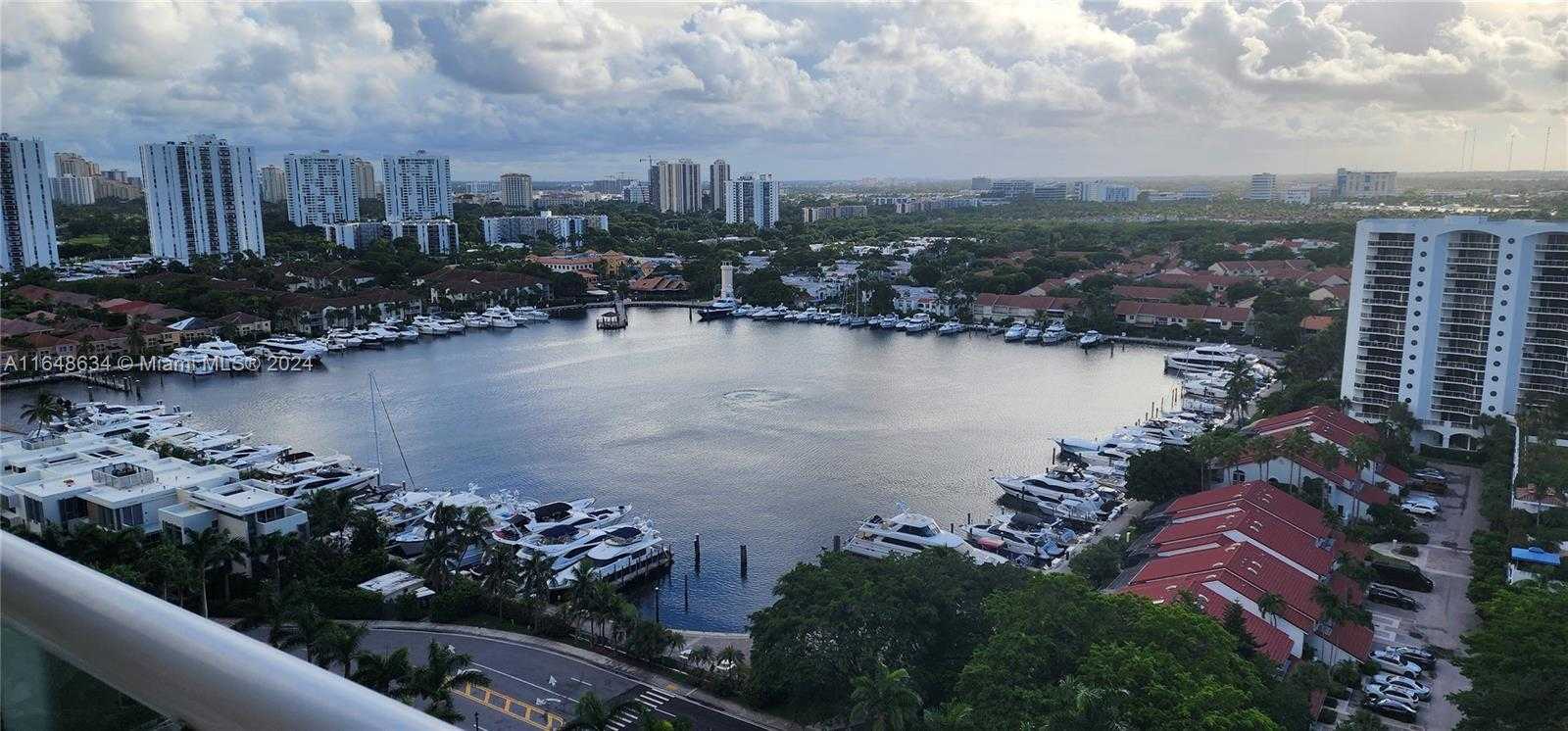 Small Image of 21205 YACHT CLUB DR #2005, Aventura Number 4
