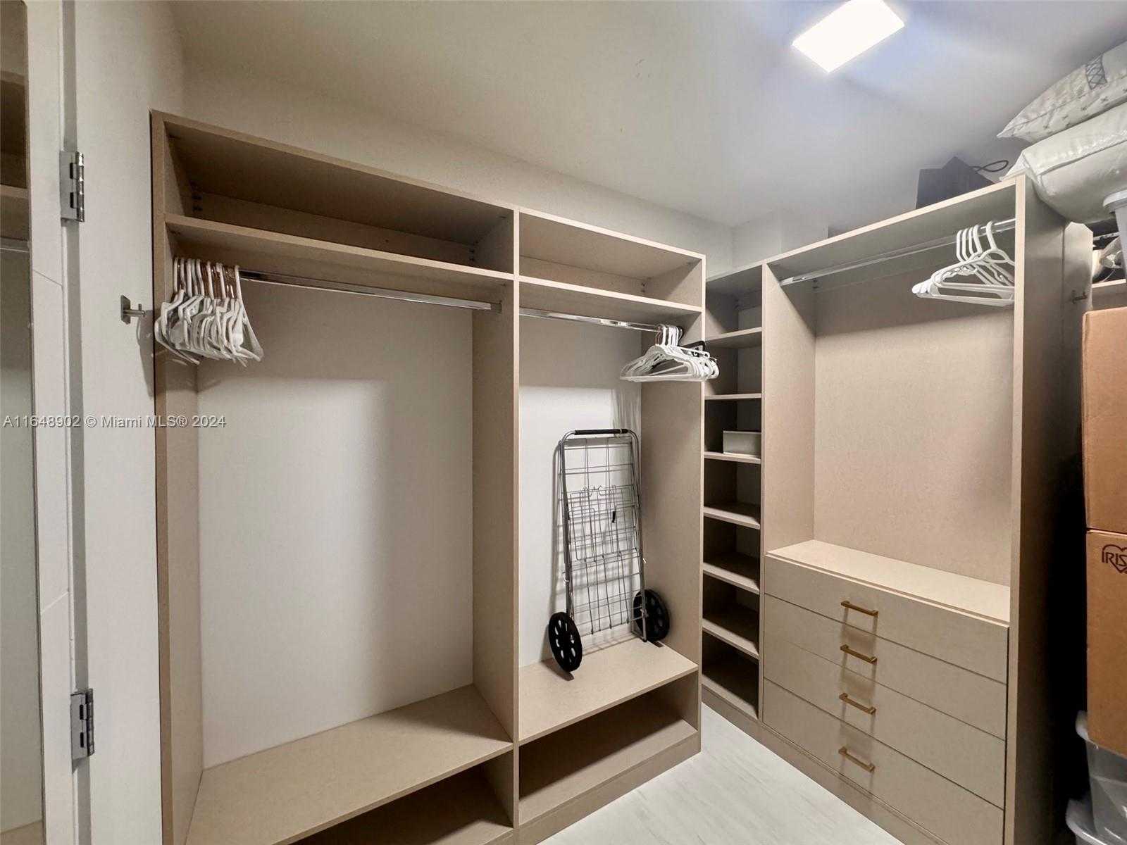 Small Image of 9801 COLLINS AVE #5U, Bal Harbour Number 30
