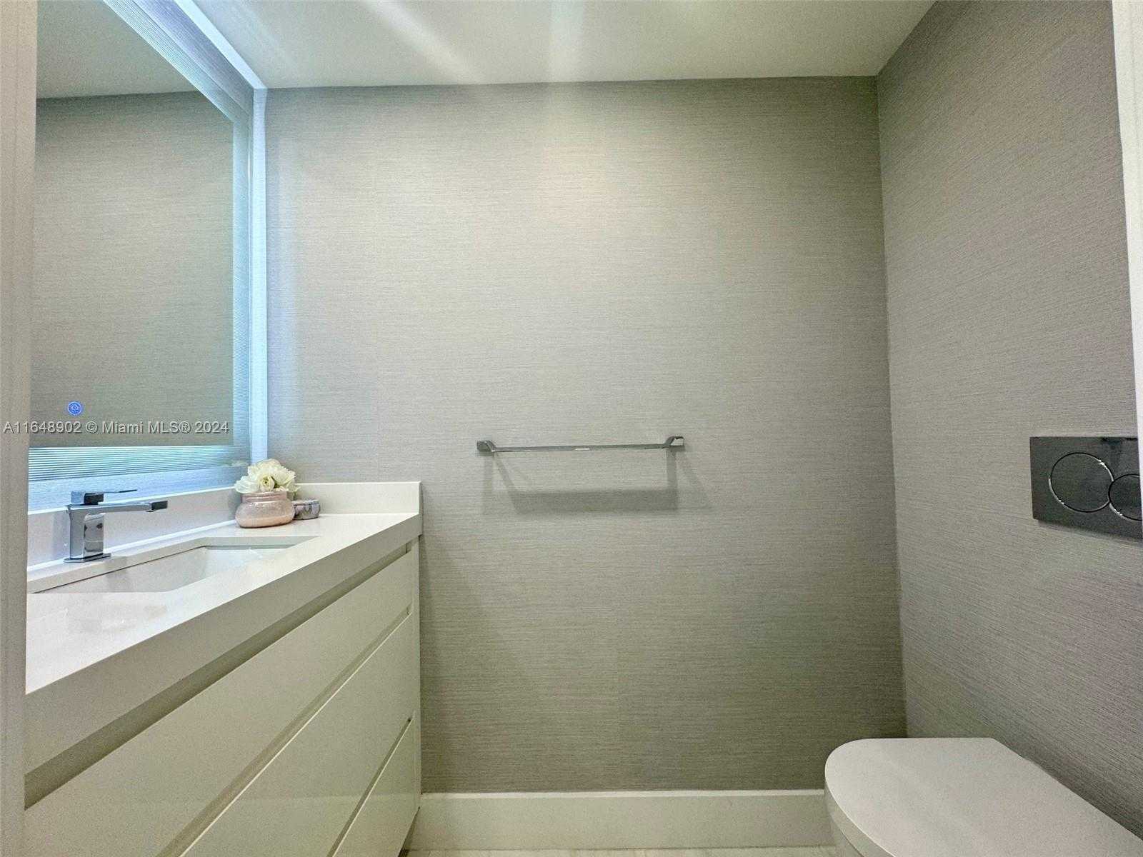 Small Image of 9801 COLLINS AVE #5U, Bal Harbour Number 31