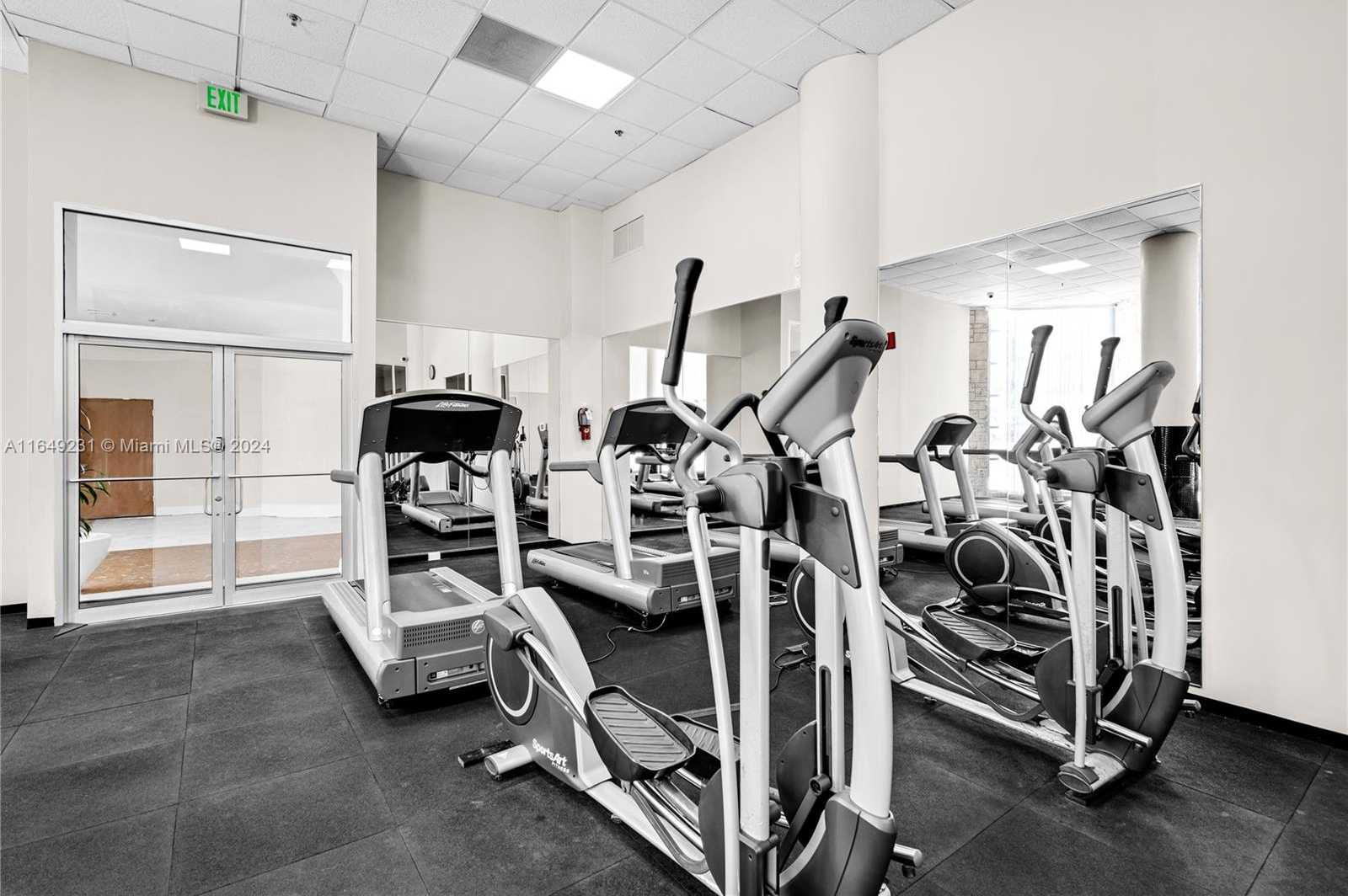 Small Image of 5161 COLLINS AVE #1101, Miami Beach Number 20