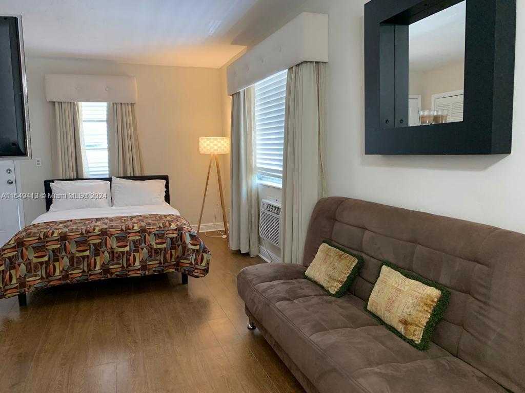 Small Image of 740 MICHIGAN AVE #10, Miami Beach Number 6