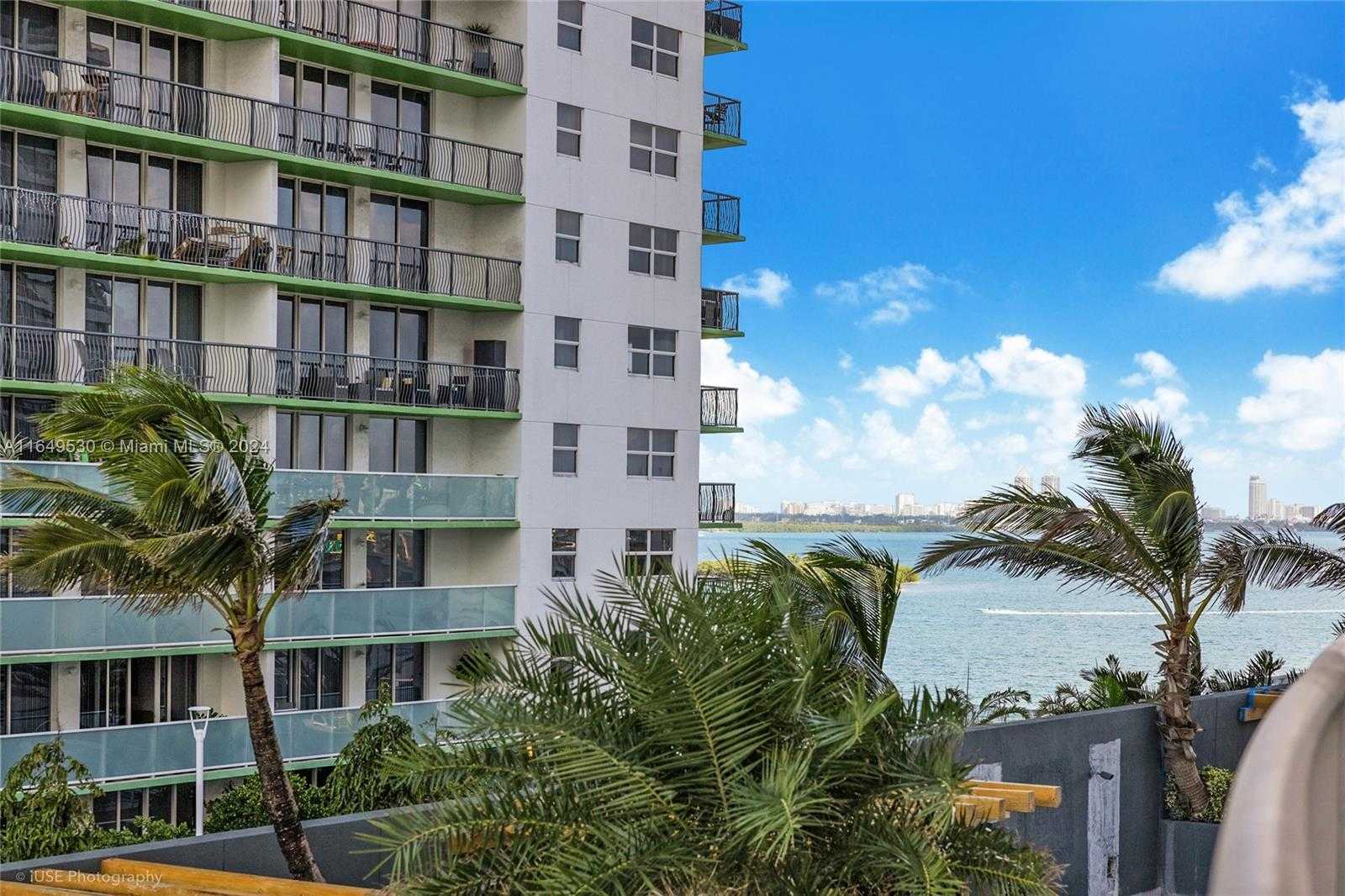 Small Image of Opera Tower, 1750 N Bayshore Dr, Miami, FL 33132, USA Number 11