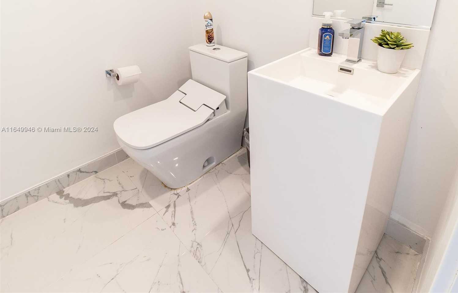 Small Image of 17375 COLLINS AVE #701, Sunny Isles Beach Number 23