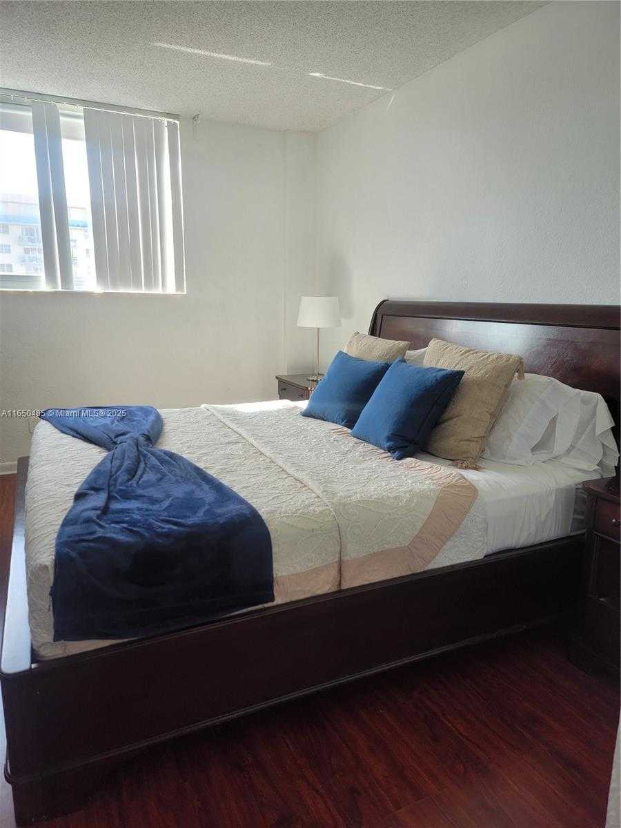 Small Image of 19380 COLLINS AVE #1207, Sunny Isles Beach Number 10