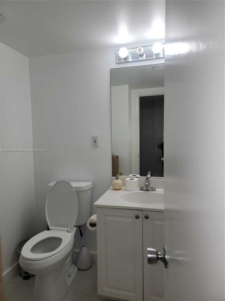 Small Image of 19380 COLLINS AVE #1207, Sunny Isles Beach Number 17