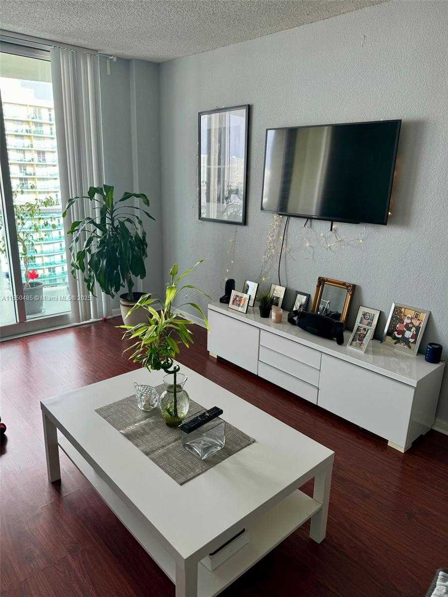 Small Image of 19380 COLLINS AVE #1207, Sunny Isles Beach Number 2