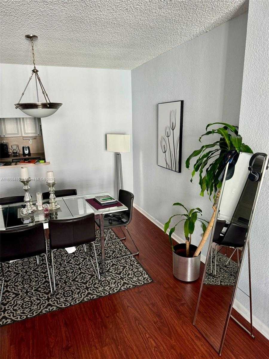Small Image of 19380 COLLINS AVE #1207, Sunny Isles Beach Number 4