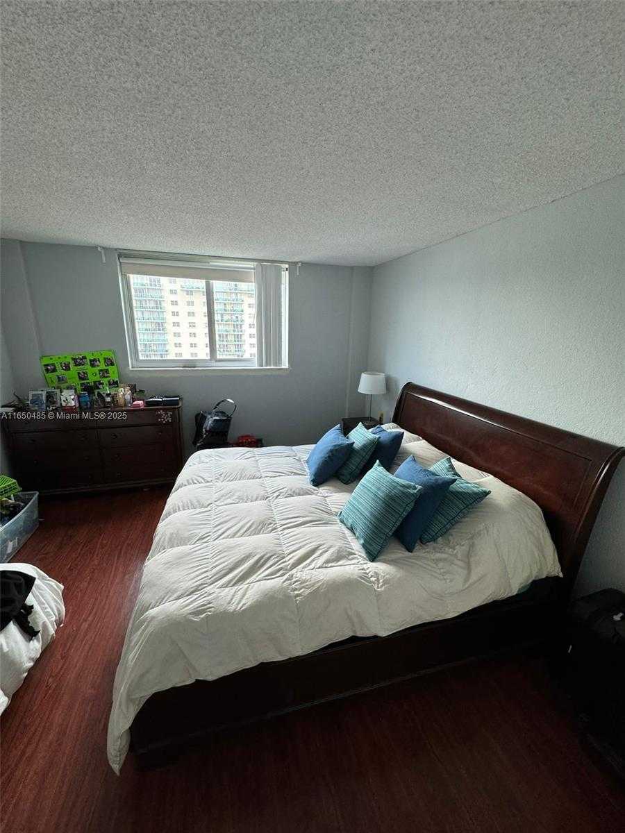 Small Image of 19380 COLLINS AVE #1207, Sunny Isles Beach Number 6