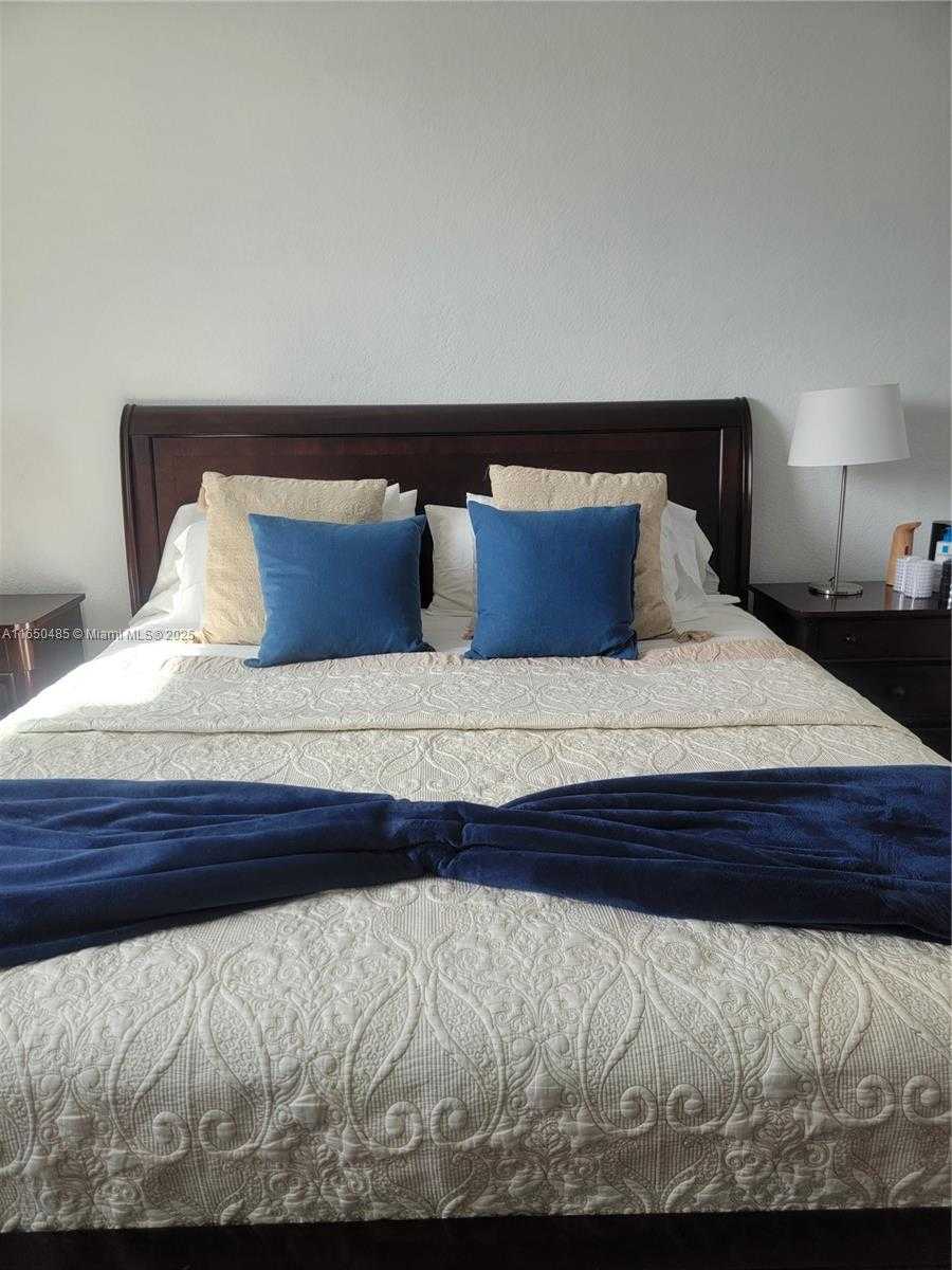 Small Image of 19380 COLLINS AVE #1207, Sunny Isles Beach Number 9