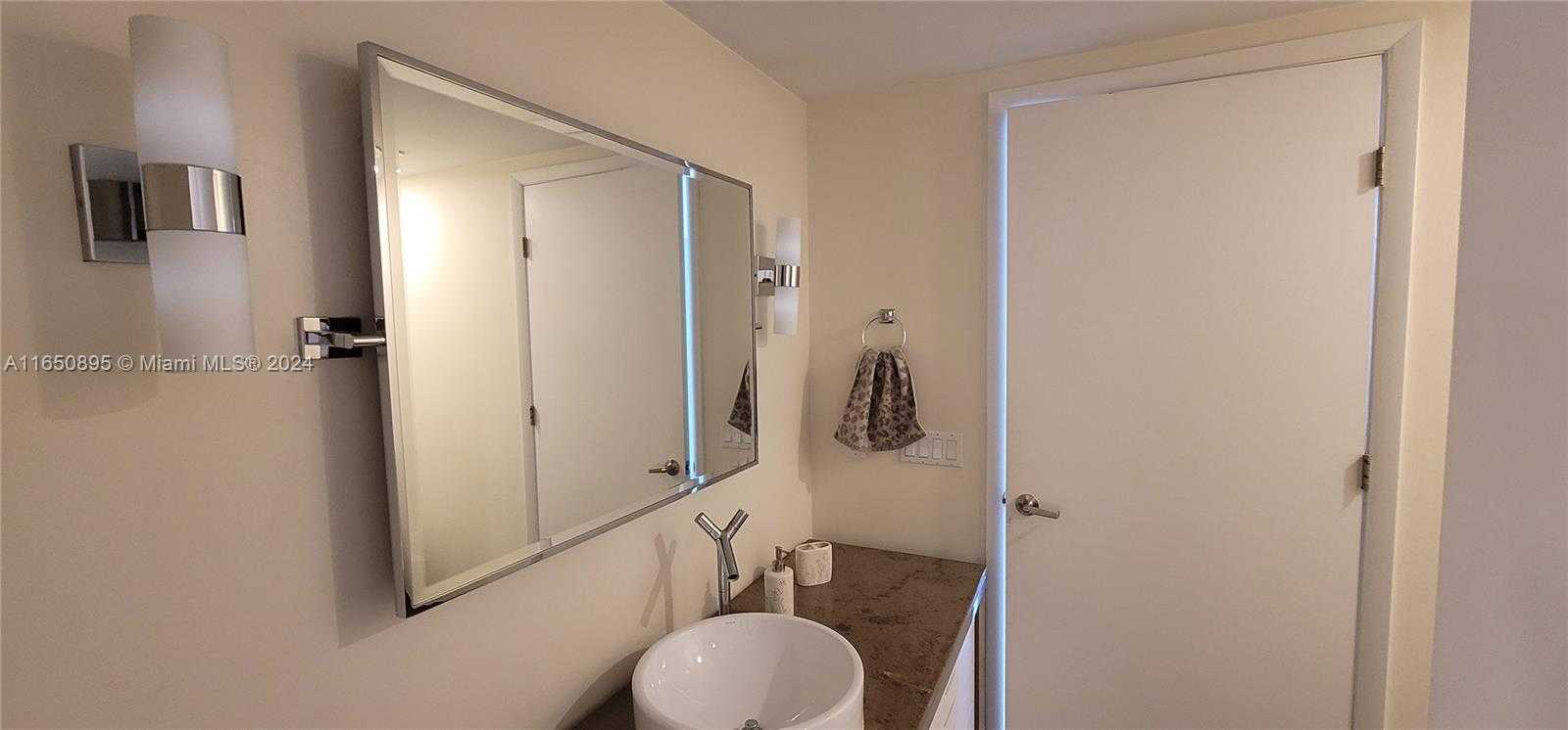Small Image of 495 BRICKELL AVE #420, Miami Number 16